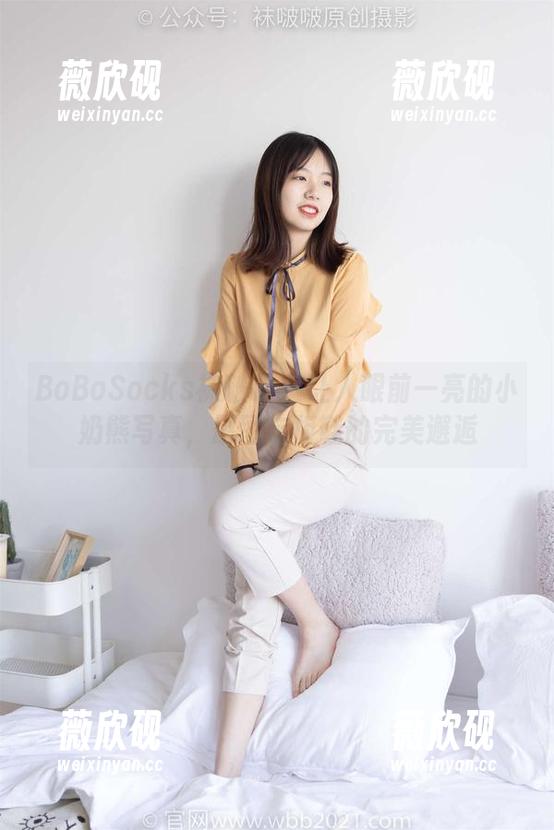BoBoSocks袜啵啵 - 让人眼前一亮的小奶熊写真，原图与板鞋的完美邂逅