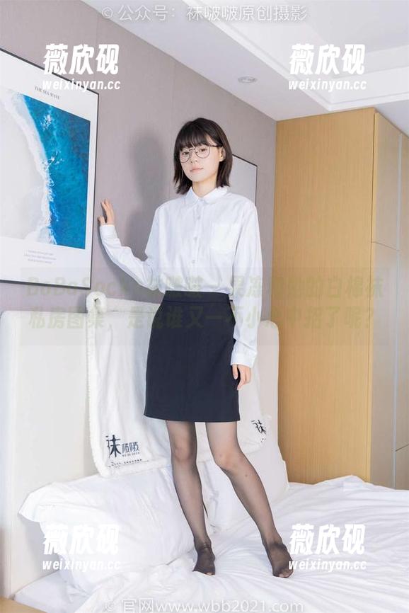 BoBoSocks袜啵啵 - 果冻和她的白棉袜私房图集，是说谁又一不小心中招了呢？