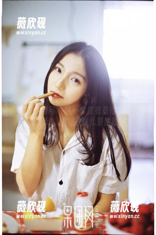 GIRLT果团网 - 这一套皮衣看得我心里一阵波动，蜜桃Q妹儿果然独特