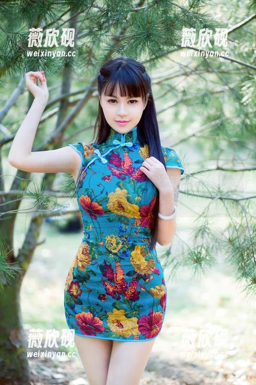 TuiGirl - 何奕恋的高跟鞋选择：不只走路，更像漫步于梦想