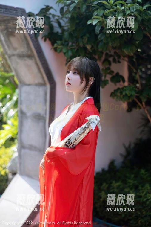 Xiuren秀人网 - 逗趣的土肥圆Caro：女仆风采全在图库里