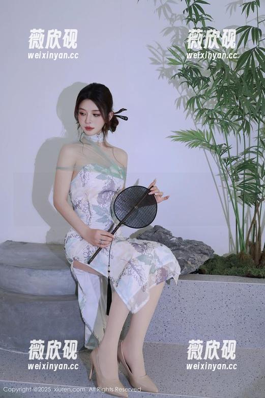 Xiuren秀人网 - 颖仪baby的校服套图更新，准备好被学姐吸引了没有？