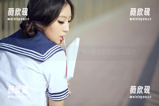 aiss-欣杨 aiss - 从网盘到现实,欣杨的职业装展现的双面性
