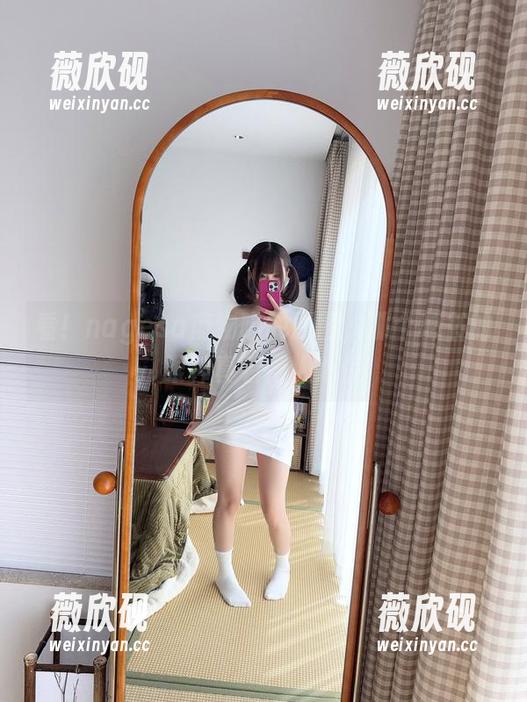 nagesa魔物喵 看!nagesa魔物喵的原图,那个秘书的眼神真看得人心慌