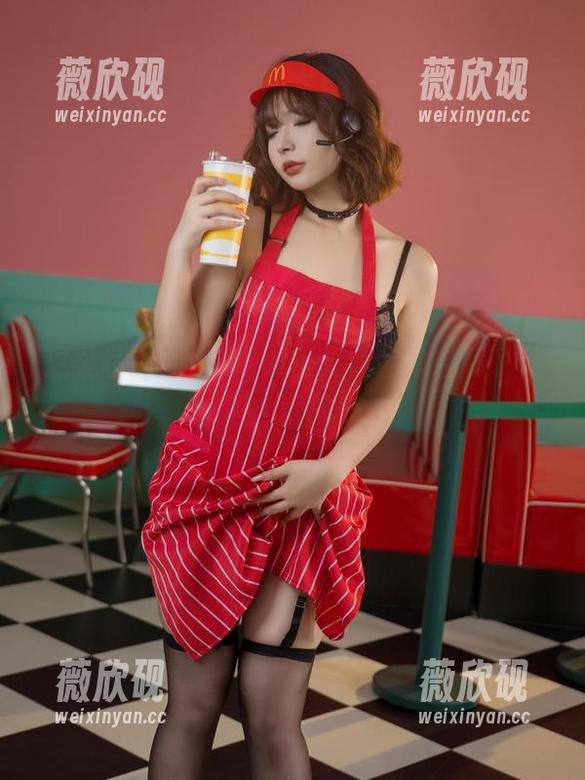 温柔私拍，yuuhui玉汇让你体会到了什么叫含蓄的美。