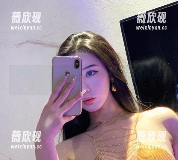 微密圈 - 不爱笑的赛琳的棉袜联名写真合集：这搭配…要不要这么文艺？