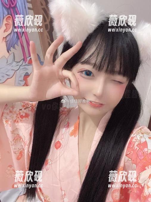 佳佳酱ovo 掀起槽点,法式猫耳娘cos图集中佳佳酱ovo你到底会做什么?