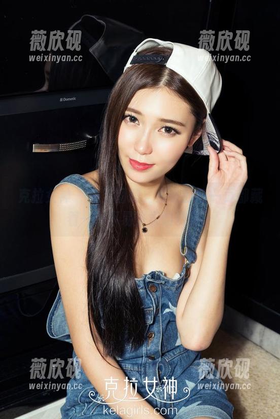克拉女神 - 镂空图册，依依的每一页都藏着一种不易察觉的敏感…