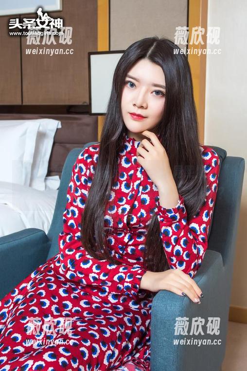 头条女神 - 这组最新图片，让周熙妍向“好想你”发起挑战，谁说眼神不能传情？