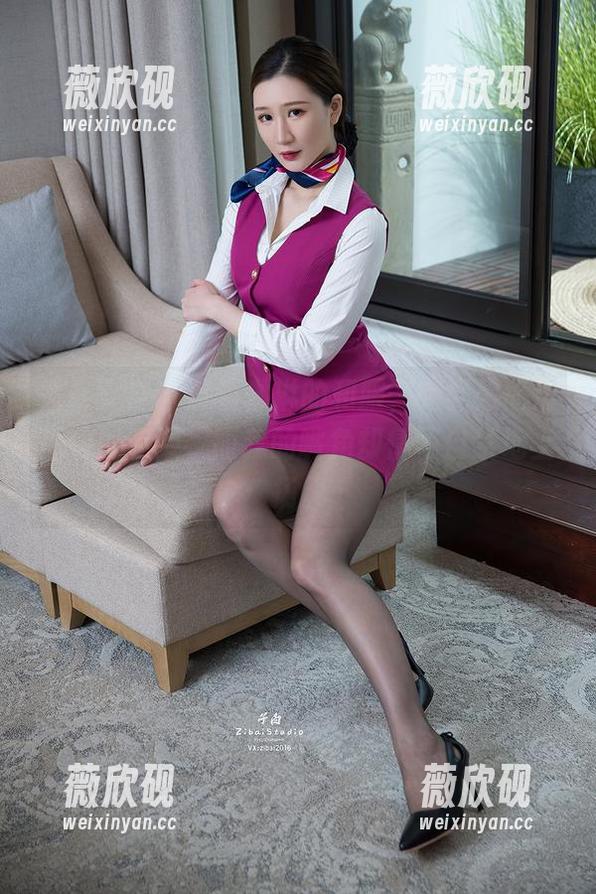 头条女神 - 这幅琳琳的和服，完全是高清原图的精致，而我的嘴角却情不自禁地上扬。