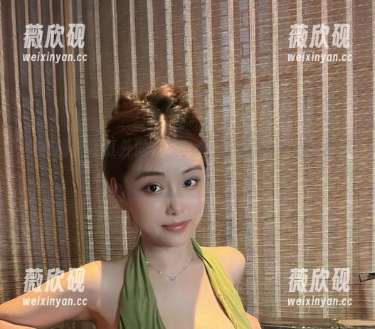 奶雯 微密圈 - 浴缸外的奶雯,背后的图包不止是水波泛起。