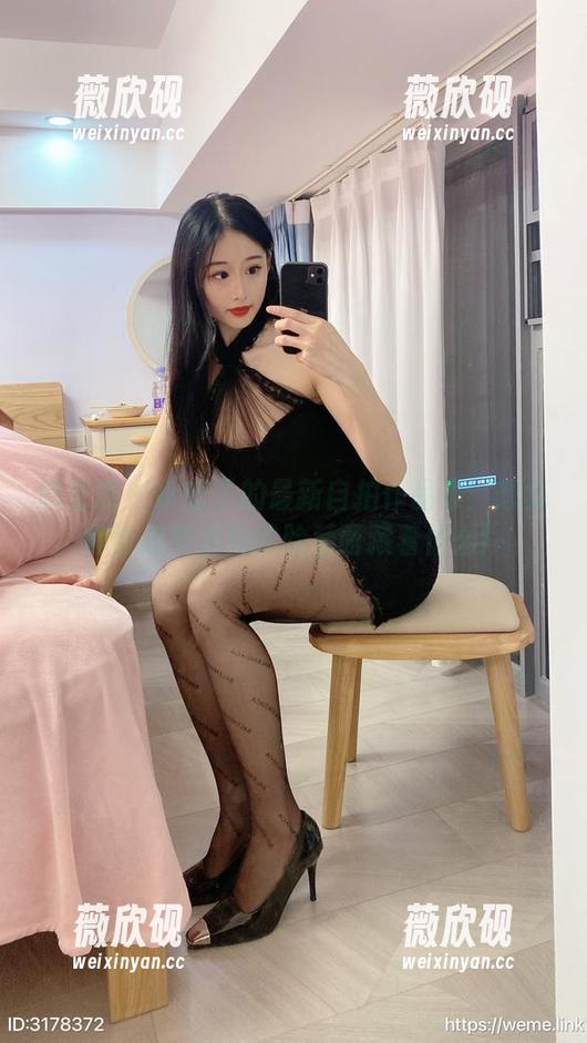 微密圈 - 小萌子的最新自拍作品集：想必你也想知道她的脸后面藏着什么！