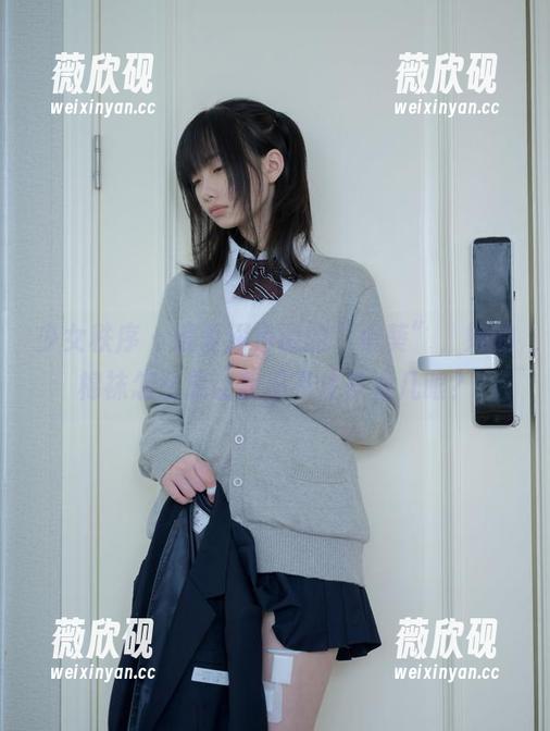 少女秩序 - 偏爱深色调的“小葵”，她的棉袜怎么总让我忍不住多看几眼？