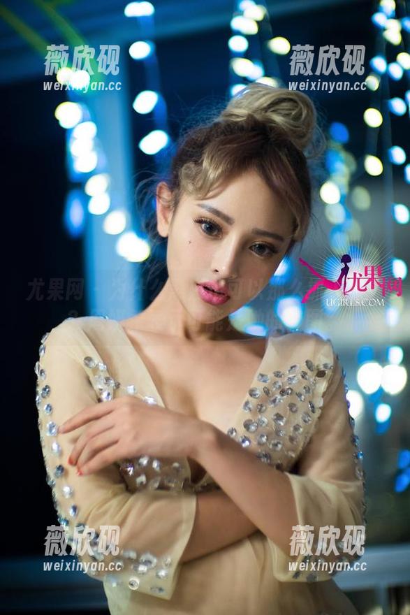 尤果网 - 为什么黑白也可以那么抓人眼球？周妍希表示可能是她的套图。