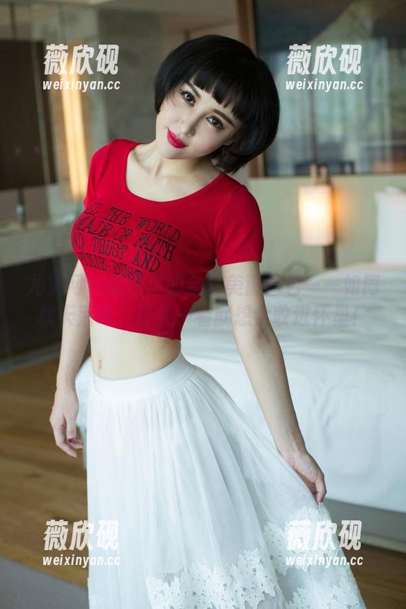 尤果网 - 徐梓伊的全套美脚图包——如同秋天落叶，让人一看就想全收进怀里！