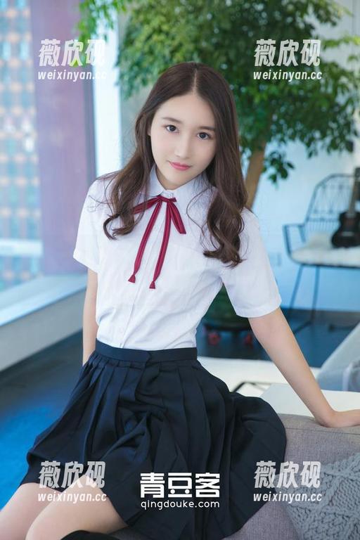 推女神 - 雨婷goddess的眼镜，不只是个装饰，还能给你的桌面一点趣味！