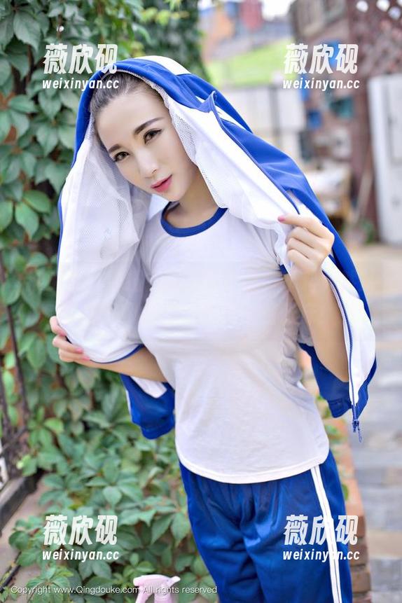 推女神 - 魏扭扭的瑜伽作品，不料竟然从脚架子到脑袋，梦游过整张床！