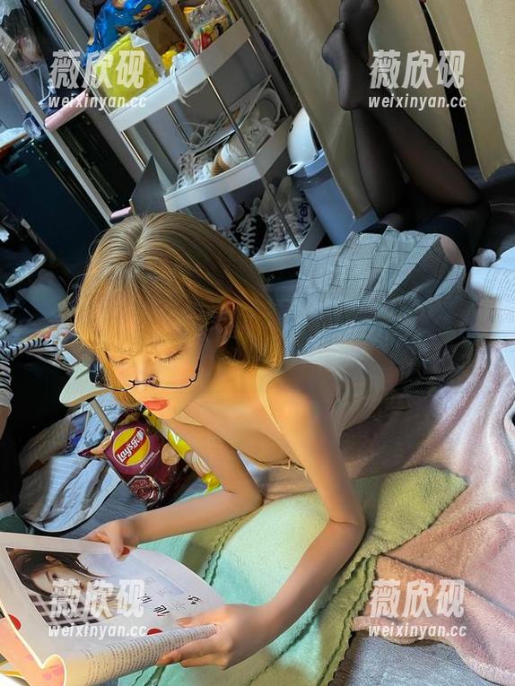 微密圈 - 眼镜在无欲无求的推土君眼里：精选写真集，私藏的“视界”。