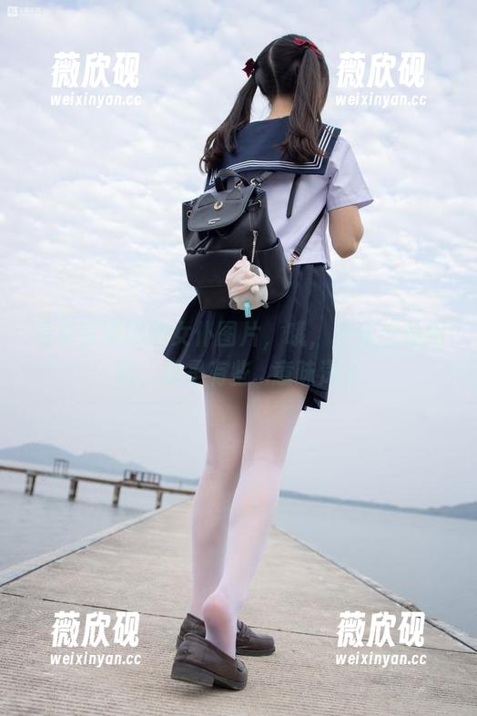 看森萝财团的女仆图片，哦，白丝这种搭配，总是有些...意味深长
