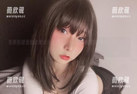 免费图册里的透明女仆上演了什么，次屁啦请给我一点提示好吗？
