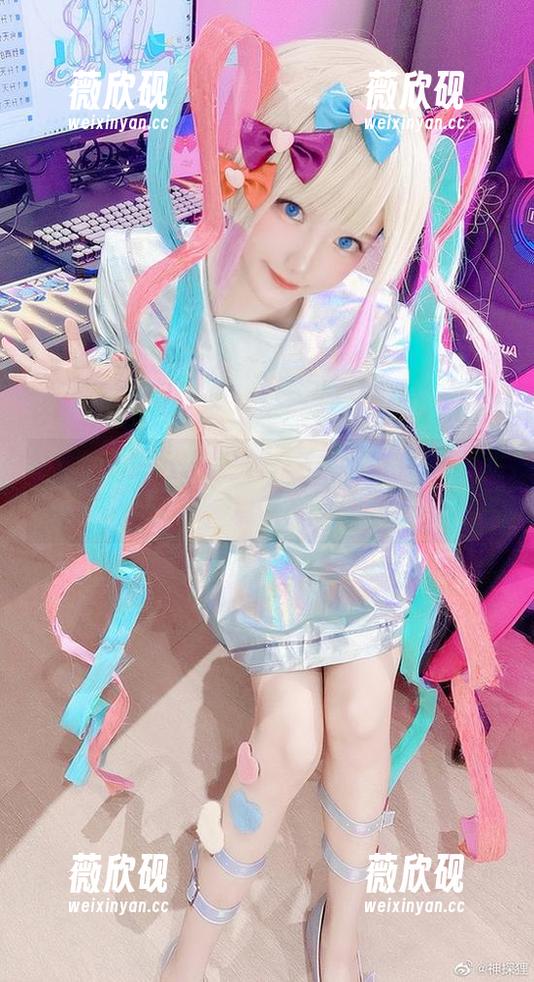 骚动的神探火狸狸全套写真，如何演绎双生视界？