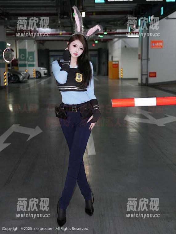 秀人网 - MODEL伊若的白丝图集：白的刚刚好，高清的惹人注