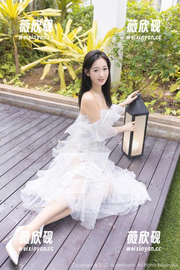 秀人网 - 打开最新养乐多DoDo女王写真，你能找到“女王”的专属指令吗？