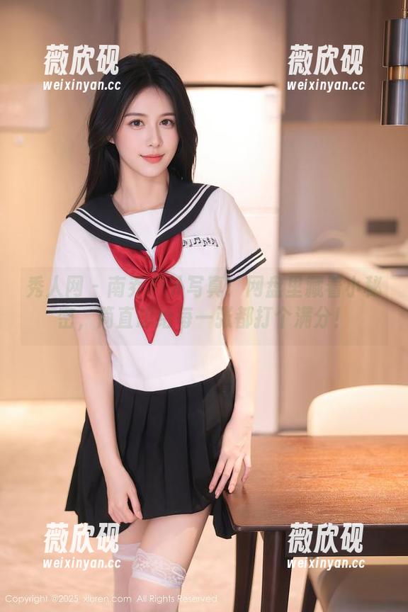 秀人网 - 南乔户外写真：网盘里藏着小秘密，简直想给每一张都打个满分！