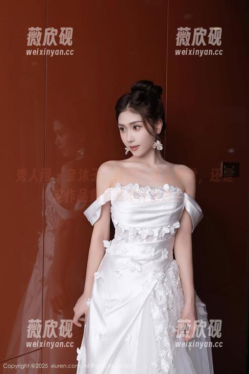 秀人网 - 奈沐子：纯白？是我错觉，还是这作品集竟然没什么色彩！