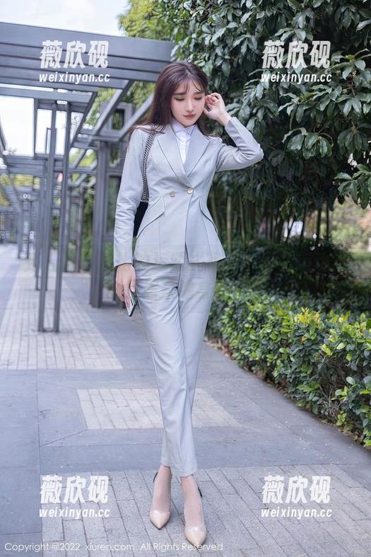 秀人网 - 娜比的运动式写真：什么运动？只是居家健身的延伸