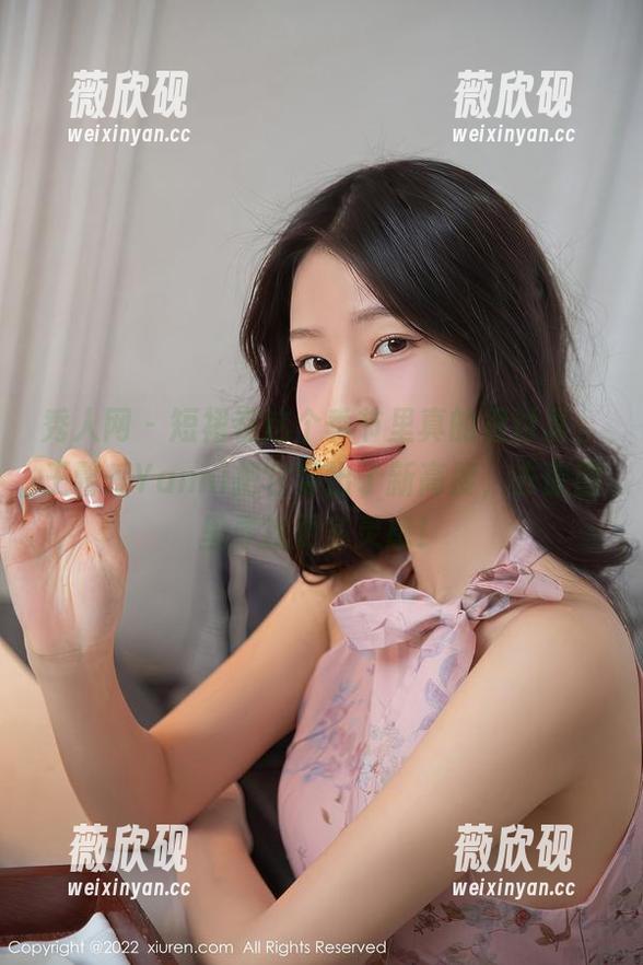 秀人网-王馨瑶Yanni 秀人网 - 短裙在这个季节里真的很讨喜,王馨瑶Yanni把它穿出了新高度,去原图里寻找更多灵感!