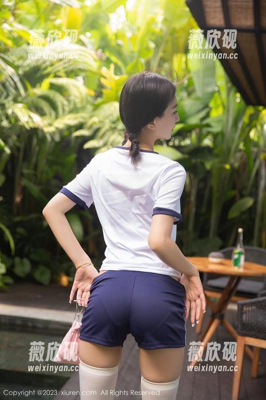 秀人网 - 袁圆夏季图集，无圣光的色彩，简单又耐玩。