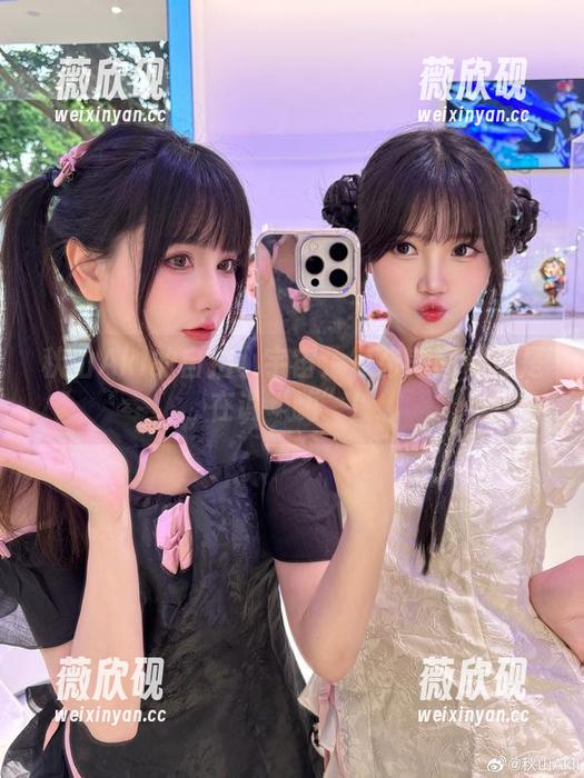 秋山AkI 秋山AkI的自拍小宇宙:每张美图都像是在说“嗨”!