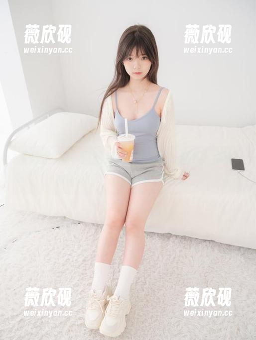 紧急企划 - 别错过小婕的网袜合集，喝个水的功夫估计就被秒杀了。