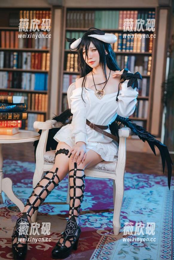 看完芋圆侑子的魔王的新娘写真合集，心里盘算着再去一趟童话国度。