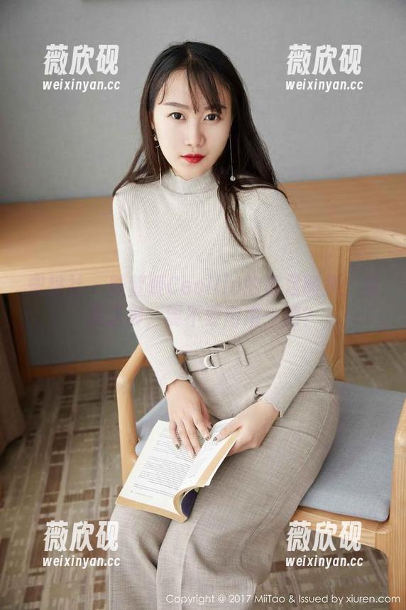 蜜桃社-陆萱萱Cecilia 蜜桃社 - 陆萱萱Cecilia的裸足图集:就是这脚,要不要肉麻一把?