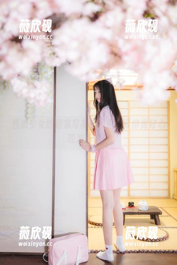 西瓜少女的居家写真，图库你可得做好心理准备喔！