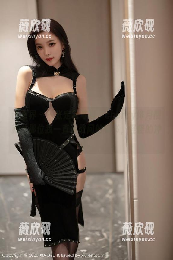 语画界 - 一张定制写真，cherry绯月樱就是那位我一直没敢问的秘书，怪怪的冲动。
