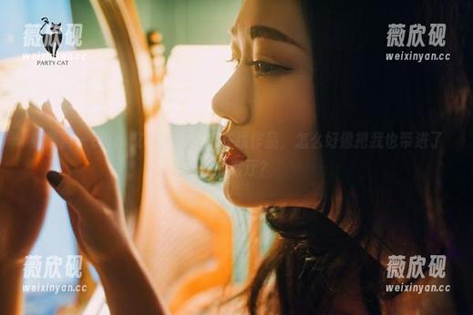 轰趴猫 - Ellie艾栗栗的居家在线作品，怎么好像把我也带进了她的客厅？