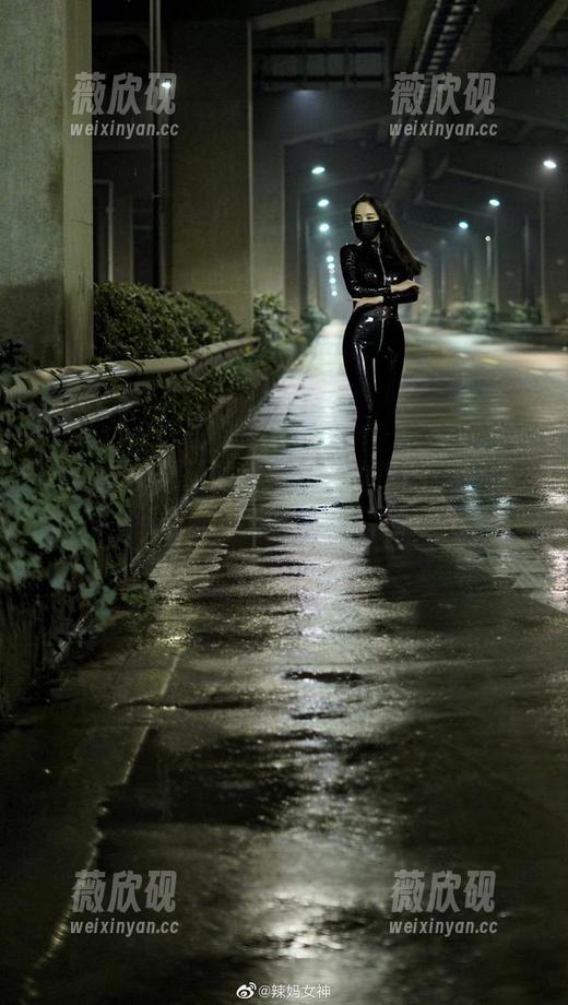 微密圈 - 当辣妈女神在海边摆Pose，壁纸也忍不住想加点特效！