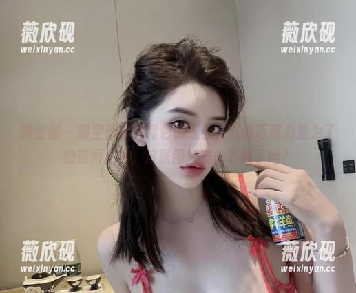 微密圈 - 镂空蕾丝和阿色的组合，就像巧克力是为了奶茶而生的。这张图片准备下载了吗？