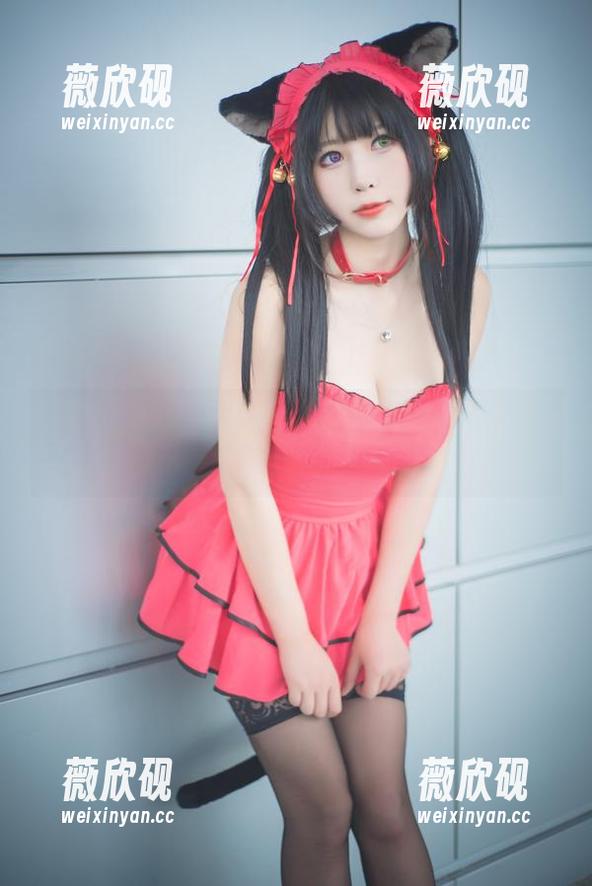 喂？你看到照片中雯粥粥i的蓝色制服了吗？合集里充满了小惊喜！