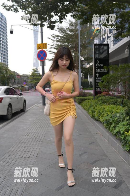魔镜街拍 魔镜街拍里的私房秘籍:黑丝大长腿让我停不下来