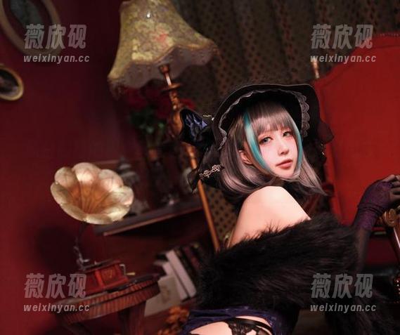黑白御猫的职业装套图分享，每一件衣服都好像在低语，你听到了吗？